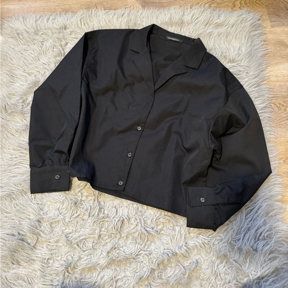 Radarista Black Cropped Shirt - Picture 3 of 4